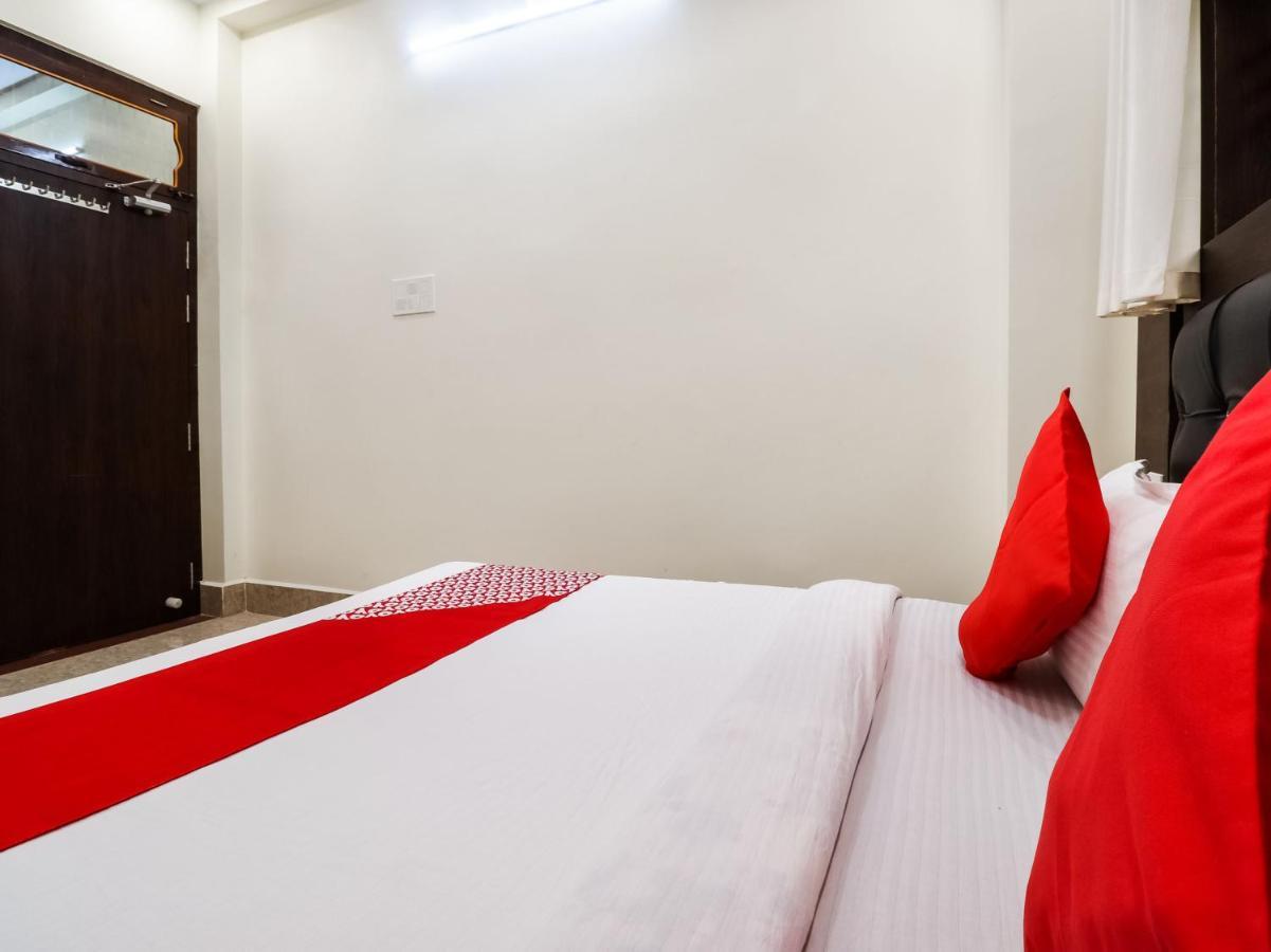 Oyo 72429 New Abhinandan Hotel Amroha Eksteriør bilde