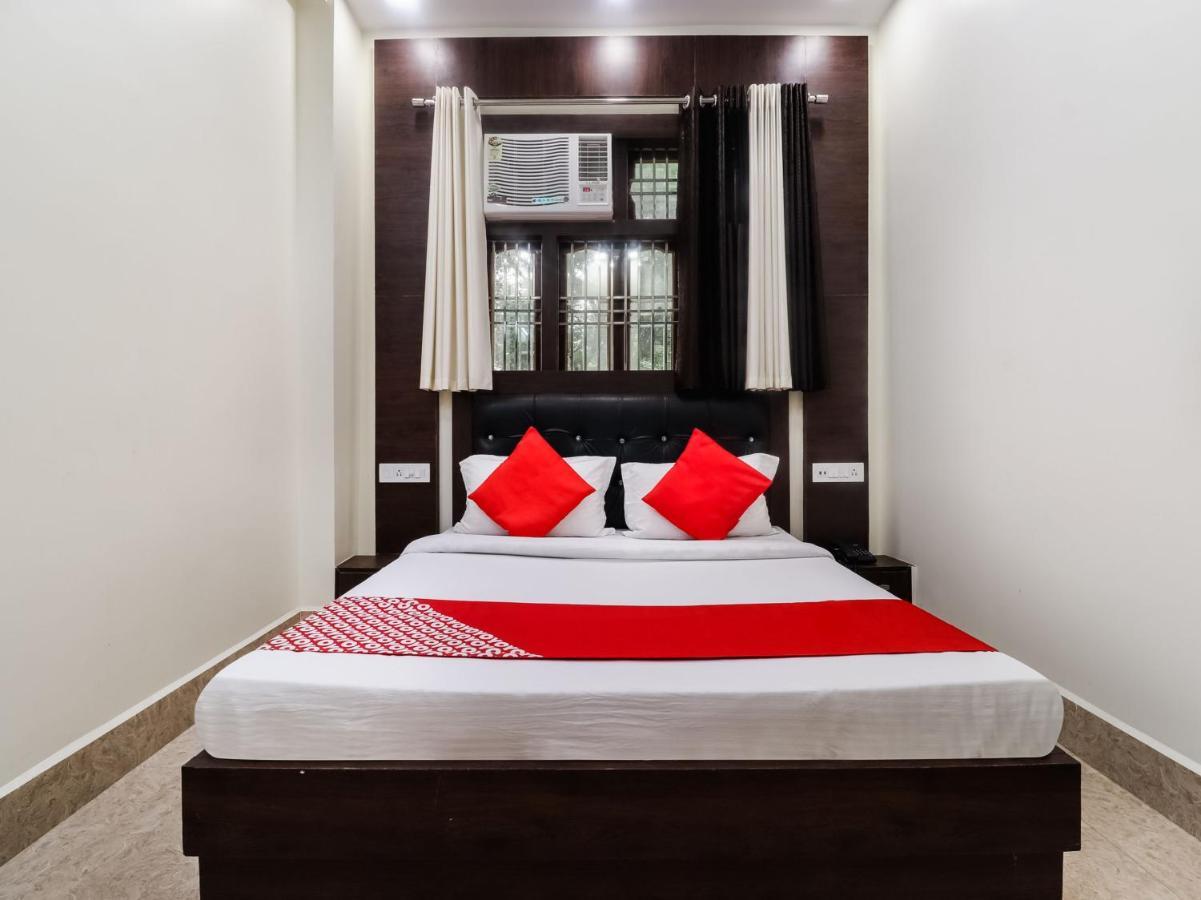 Oyo 72429 New Abhinandan Hotel Amroha Eksteriør bilde