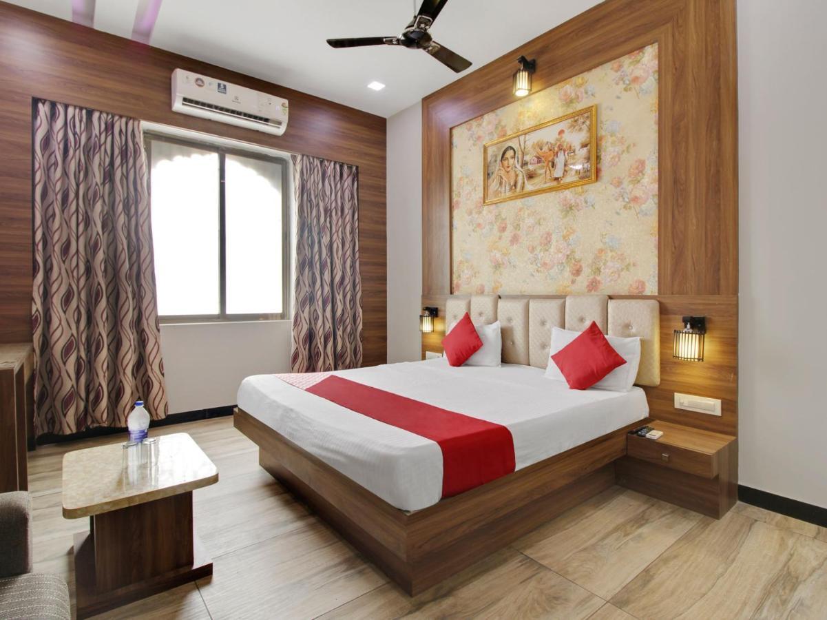 Oyo 72429 New Abhinandan Hotel Amroha Eksteriør bilde