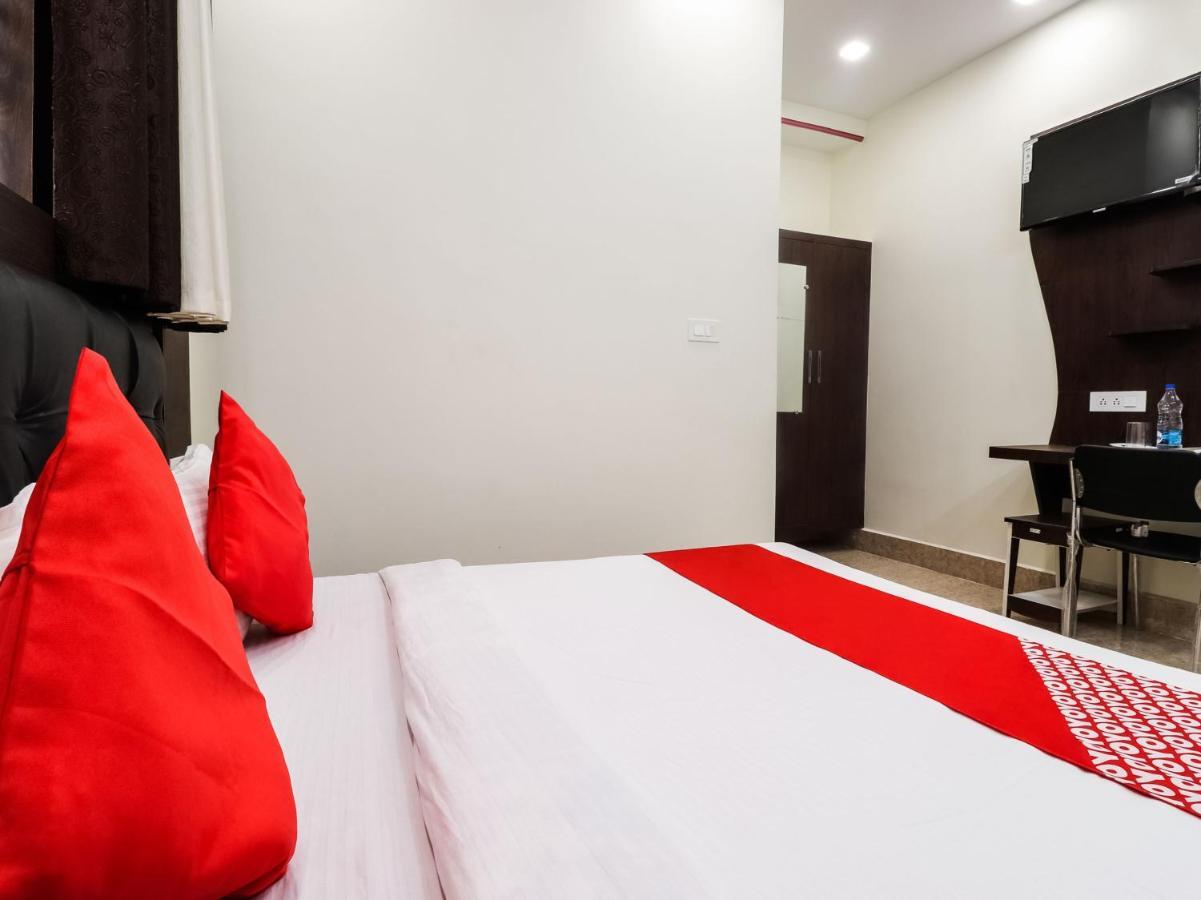 Oyo 72429 New Abhinandan Hotel Amroha Eksteriør bilde