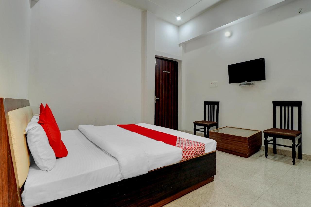 Oyo 72429 New Abhinandan Hotel Amroha Eksteriør bilde