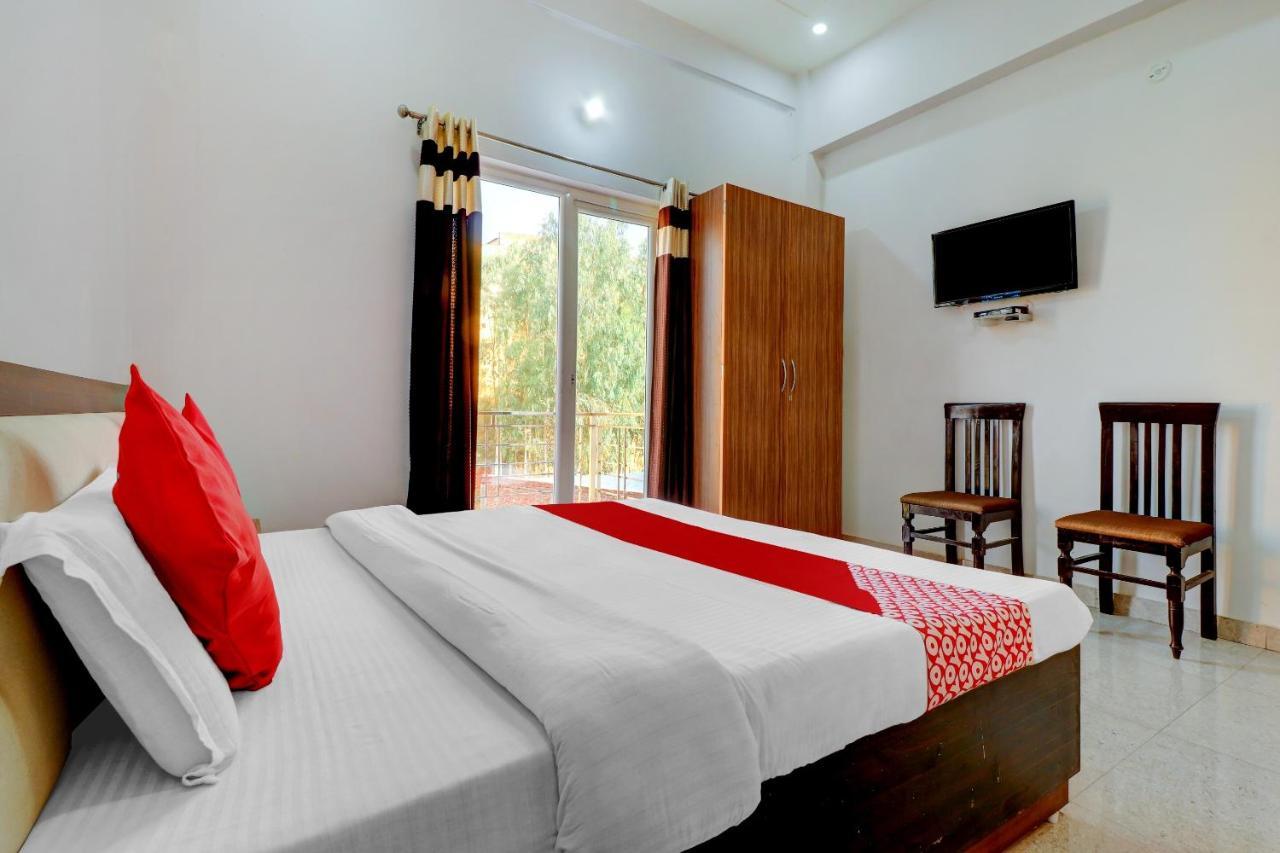 Oyo 72429 New Abhinandan Hotel Amroha Eksteriør bilde