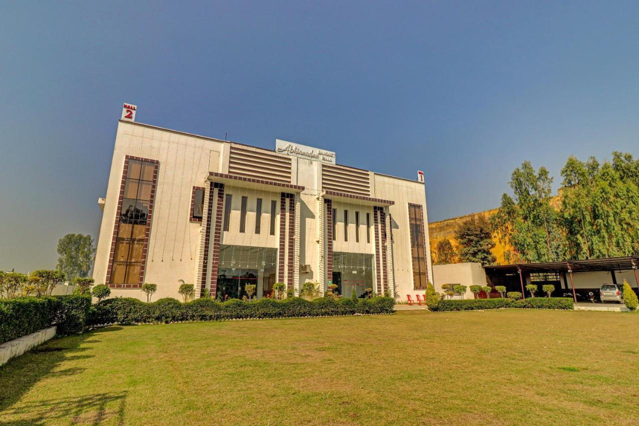 Oyo 72429 New Abhinandan Hotel Amroha Eksteriør bilde