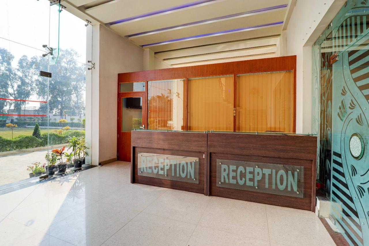 Oyo 72429 New Abhinandan Hotel Amroha Eksteriør bilde