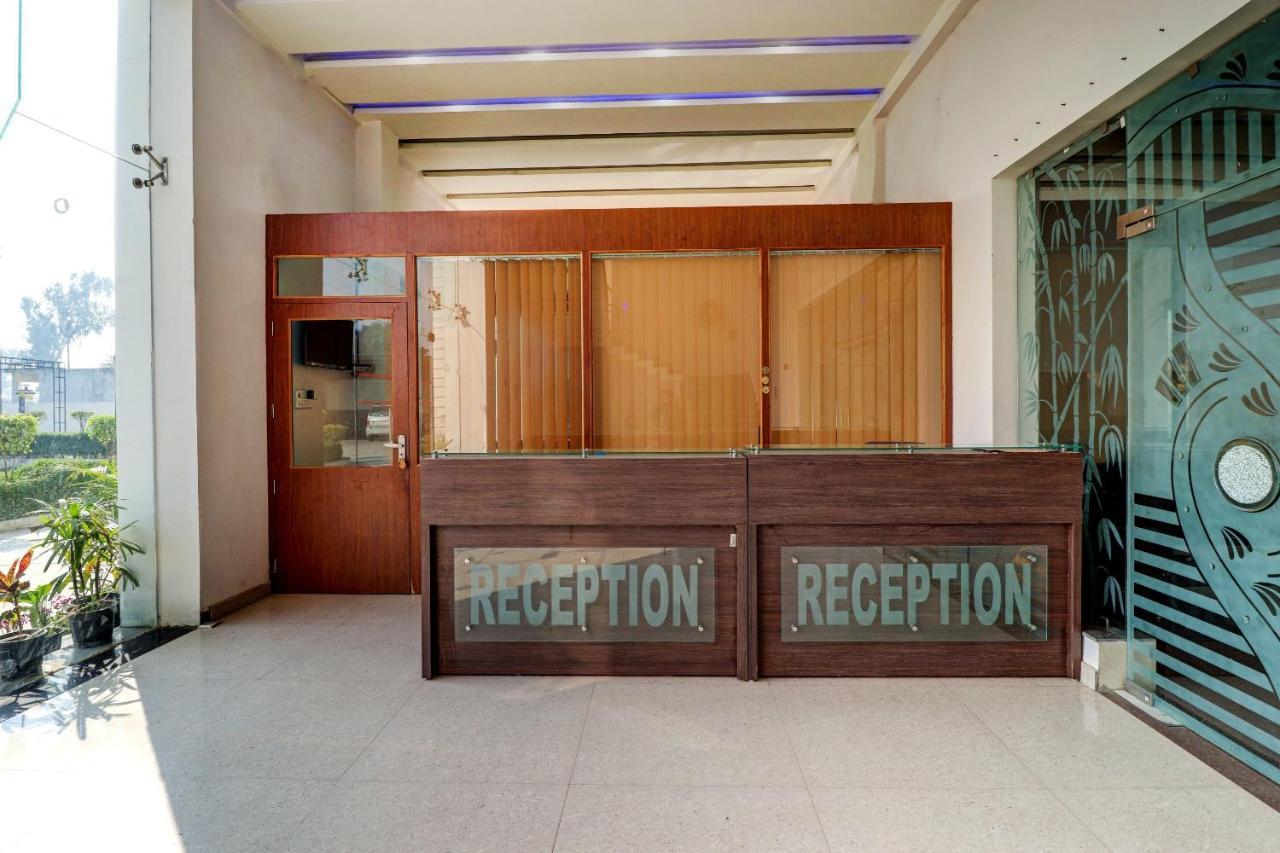 Oyo 72429 New Abhinandan Hotel Amroha Eksteriør bilde