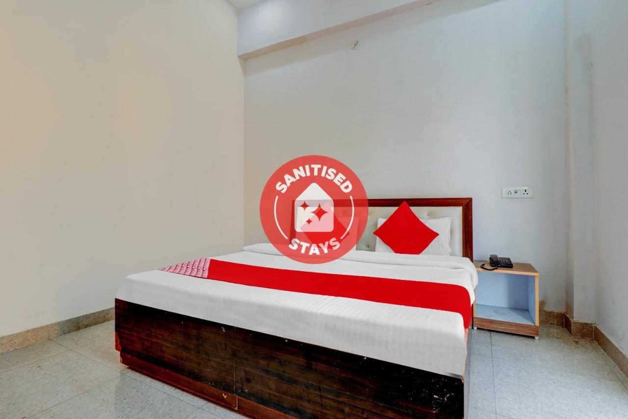 Oyo 72429 New Abhinandan Hotel Amroha Eksteriør bilde