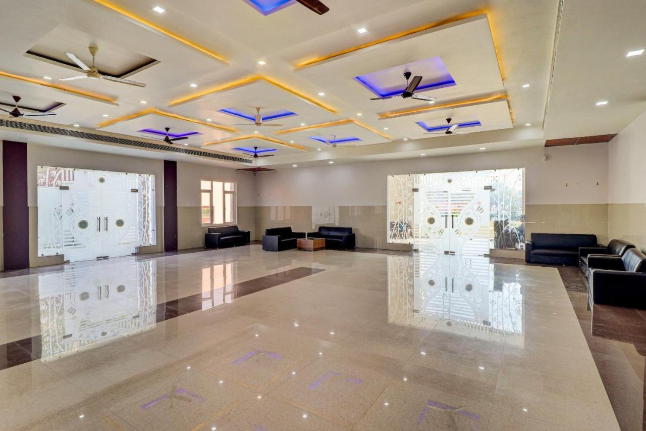 Oyo 72429 New Abhinandan Hotel Amroha Eksteriør bilde