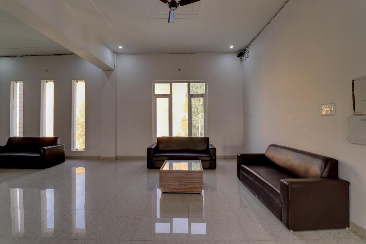 Oyo 72429 New Abhinandan Hotel Amroha Eksteriør bilde