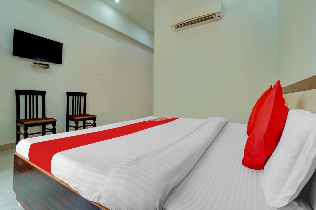 Oyo 72429 New Abhinandan Hotel Amroha Eksteriør bilde